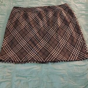 NOT FOR SALE -  LANE BRYANT GREY/BLACK/WHITE HOUNDSTOOTH SKIRT